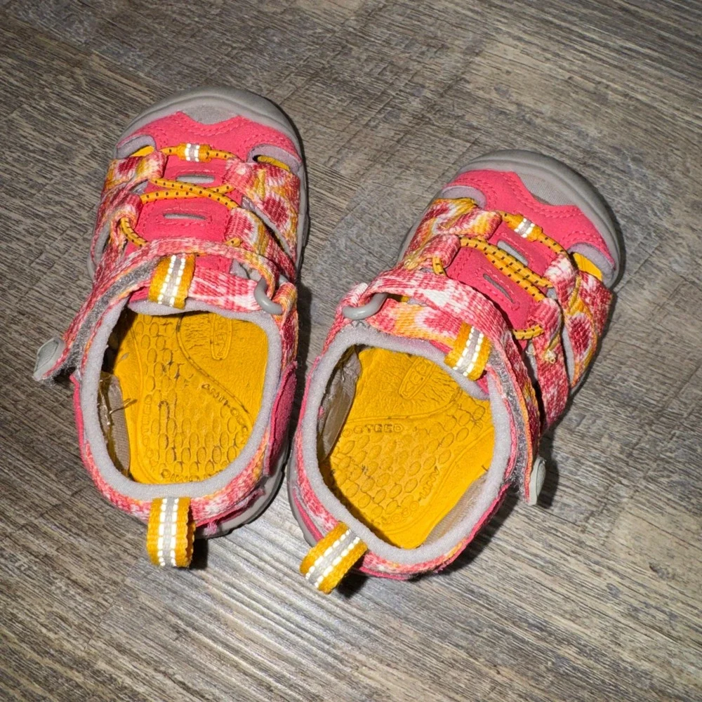 KEEN Seacamp II CNX Kids Pink Yellow Tie Dye Water Hiking Sandals 5.5